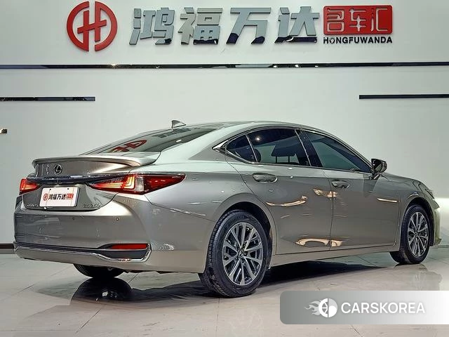 Lexus ES id 4298127 из Китая 14