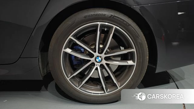 BMW 5 Series (G30) id 4535619 из Кореи 14