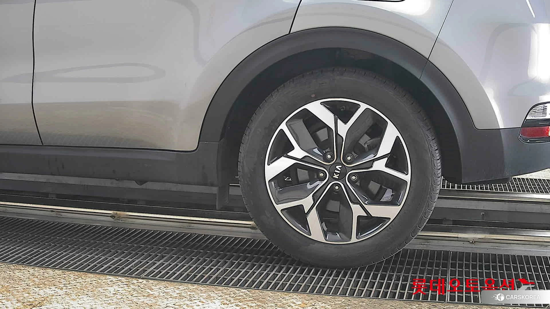 Kia Sportage id 3875738 из Кореи 14