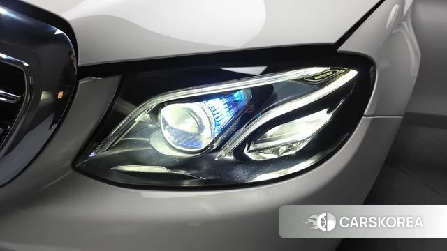 Mercedes-Benz E-Class W213 id 4232362 из Кореи 14