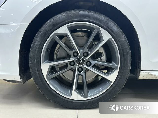 Audi A4L id 4272533 из Китая 14