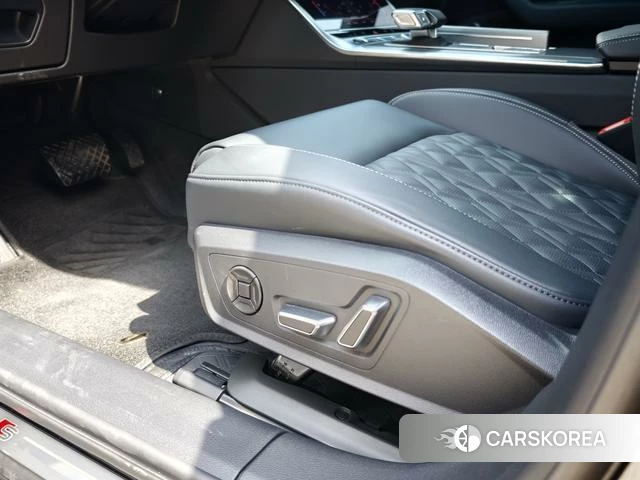 Audi A6L id 4265934 из Китая 14