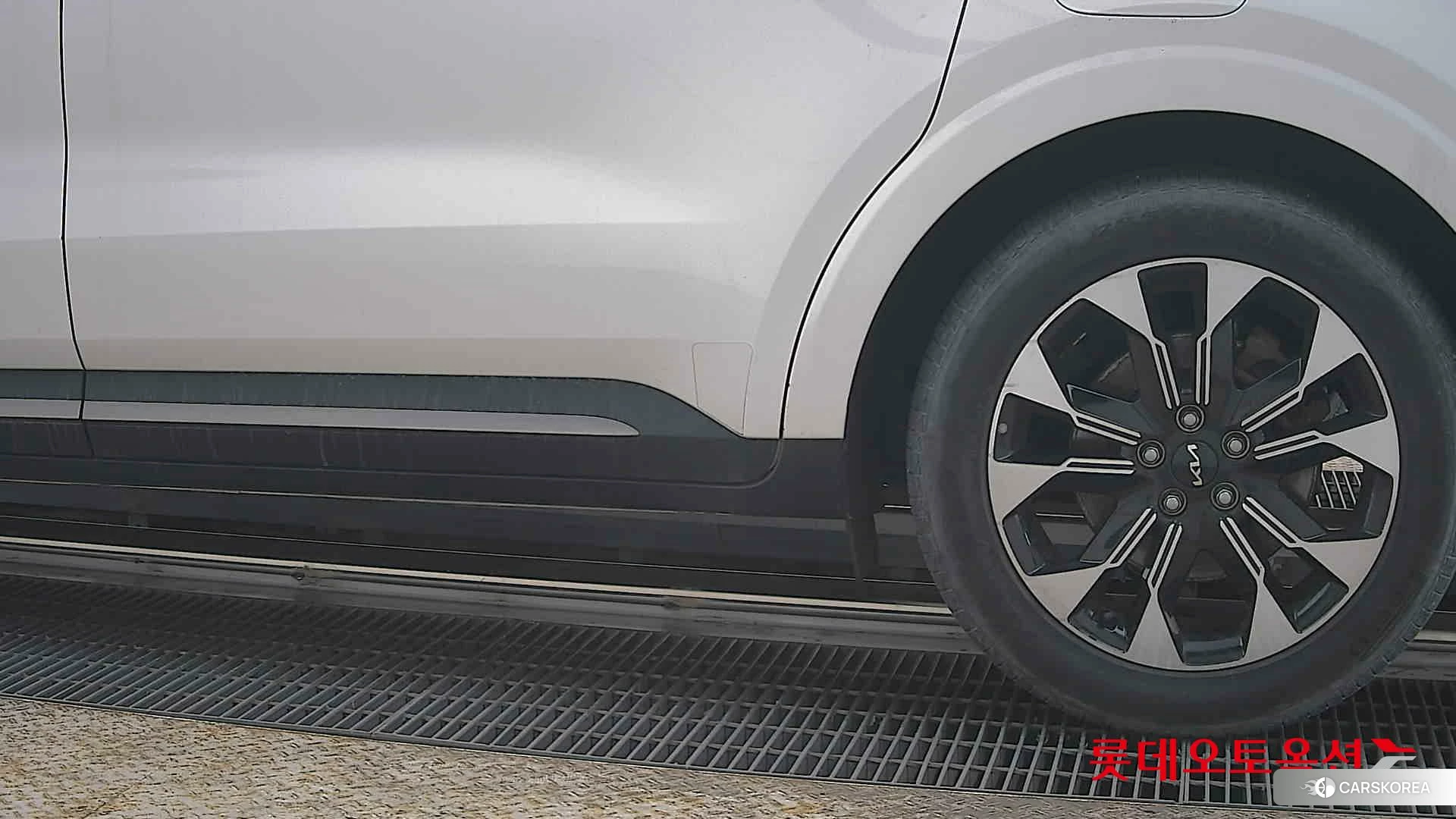 Kia Carnival id 3888384 из Кореи 14