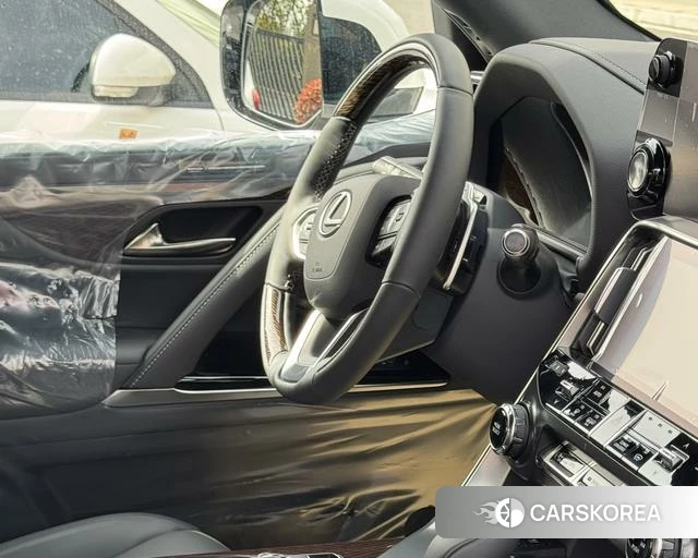 Lexus LX id 4239655 из Китая 14