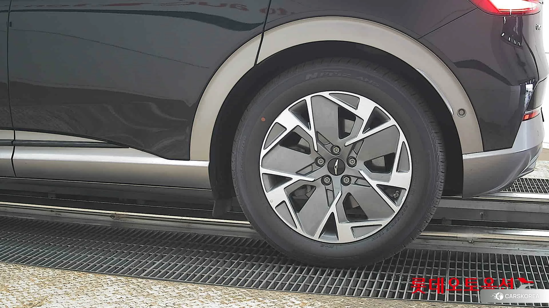 Hyundai GV60 id 3888333 из Кореи 14