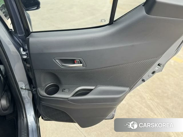 Toyota C-HR id 4263754 из Китая 14
