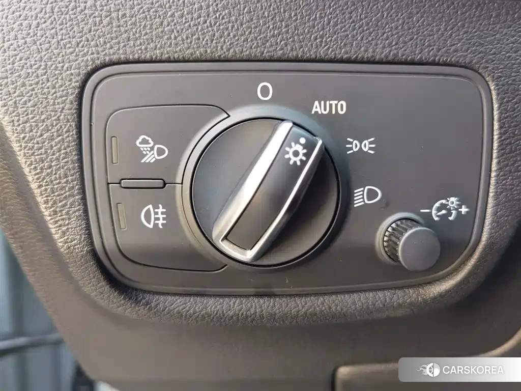Audi Q2L id 4589109 из Китая 14