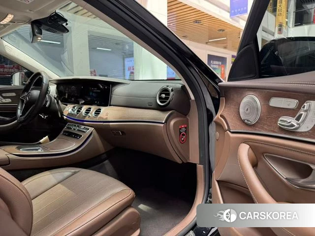 Mercedes-Benz E-class id 4297452 из Китая 14