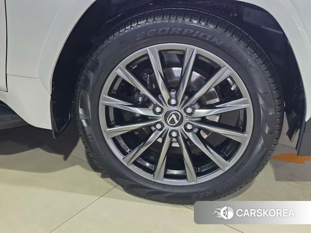 Lexus LX id 4272283 из Китая 14