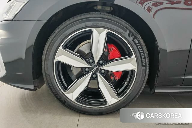 Audi A6L id 4275986 из Китая 14
