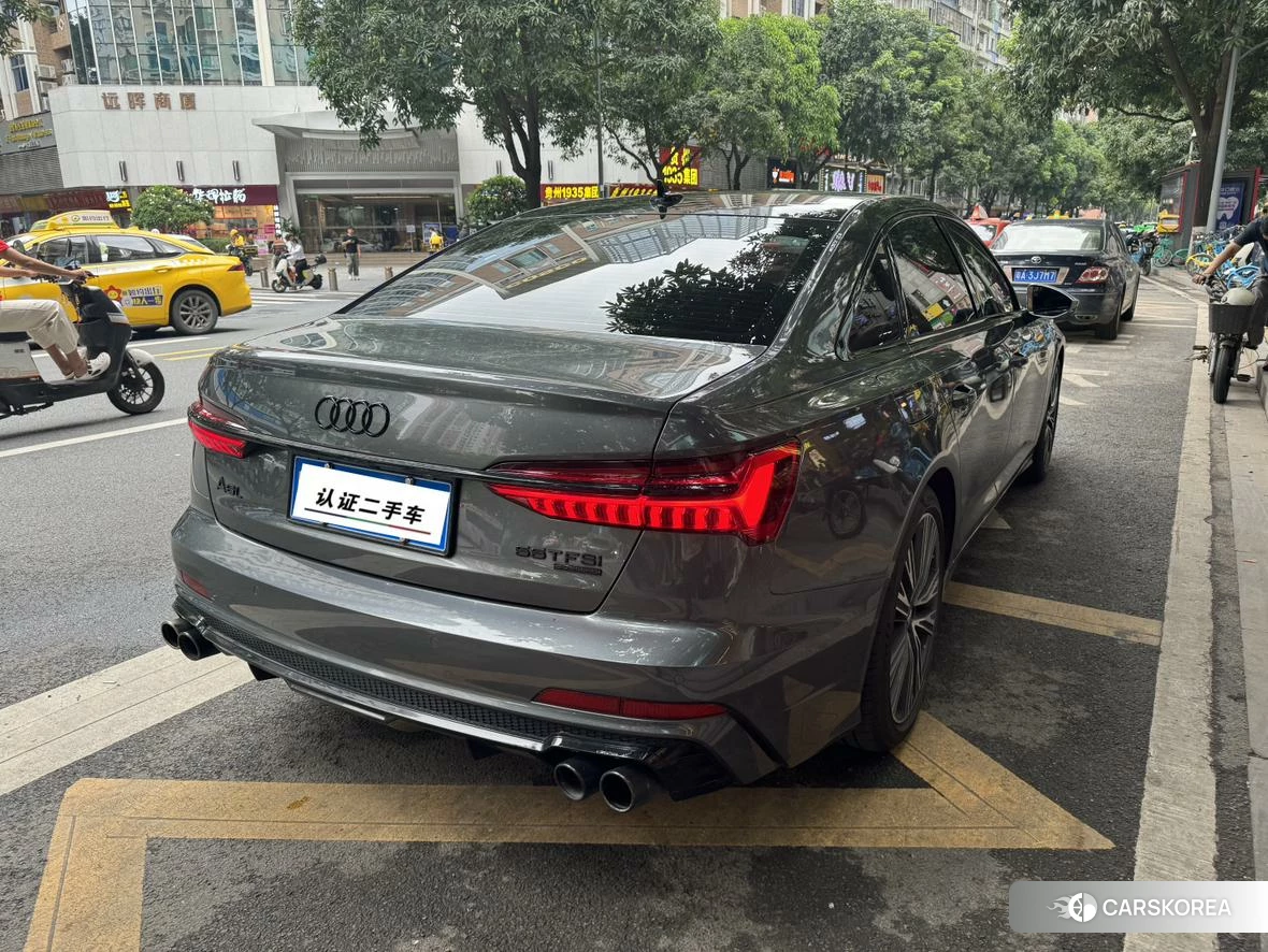 Audi A6L id 4452801 из Китая 14