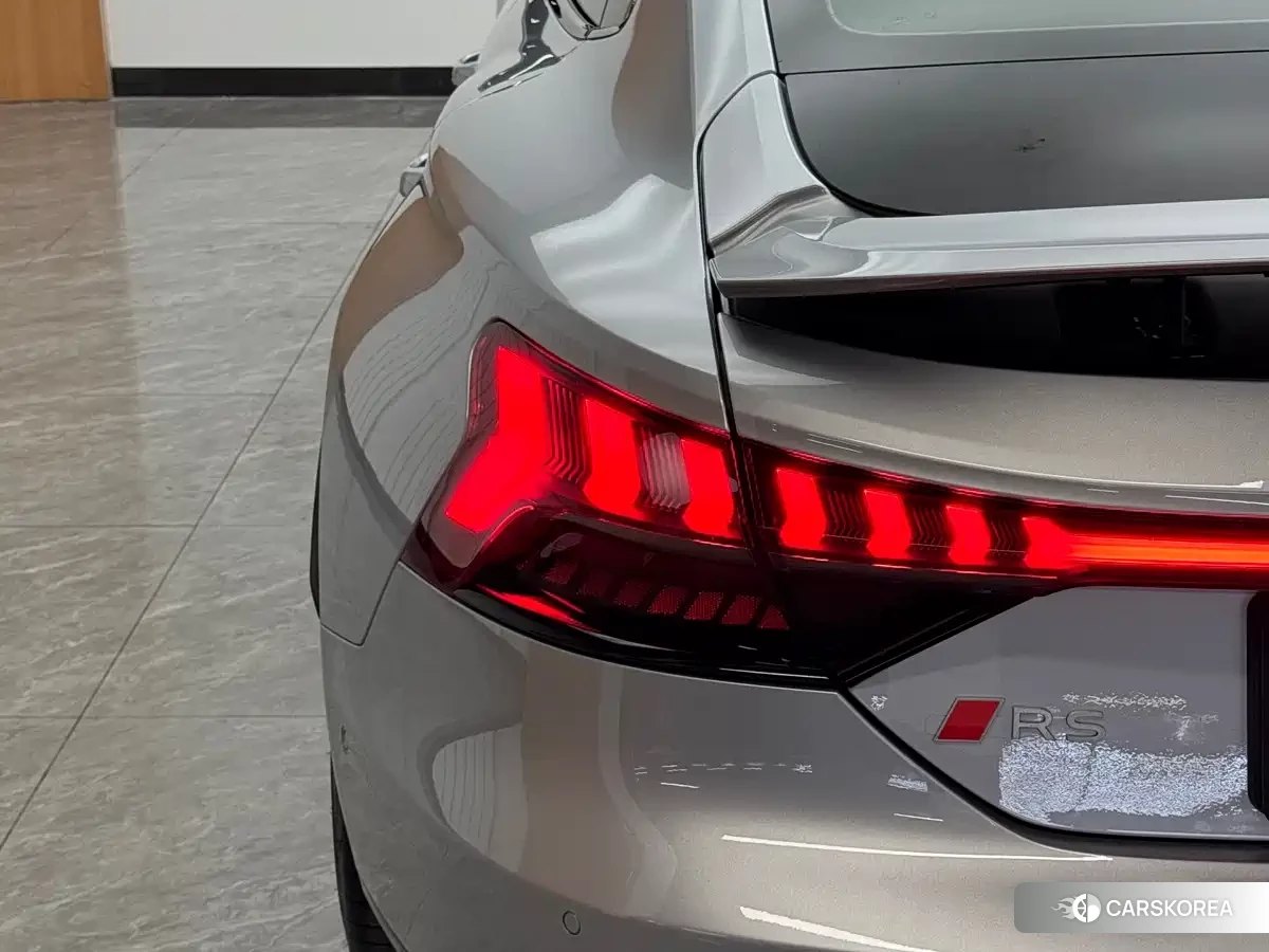 Audi e-tron GT id 4554074 из Китая 14