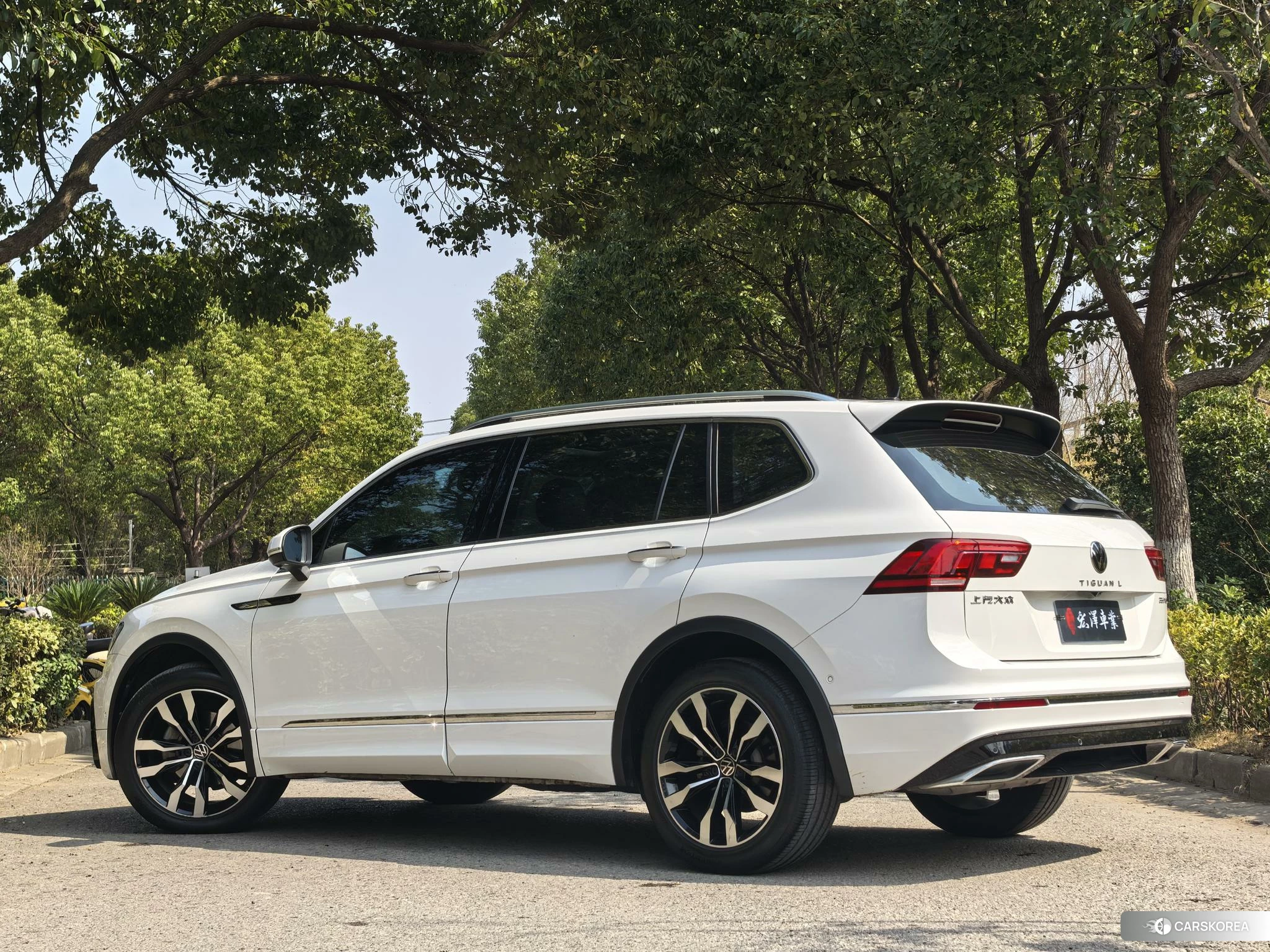 Volkswagen Tiguan L id 4440624 из Китая 14