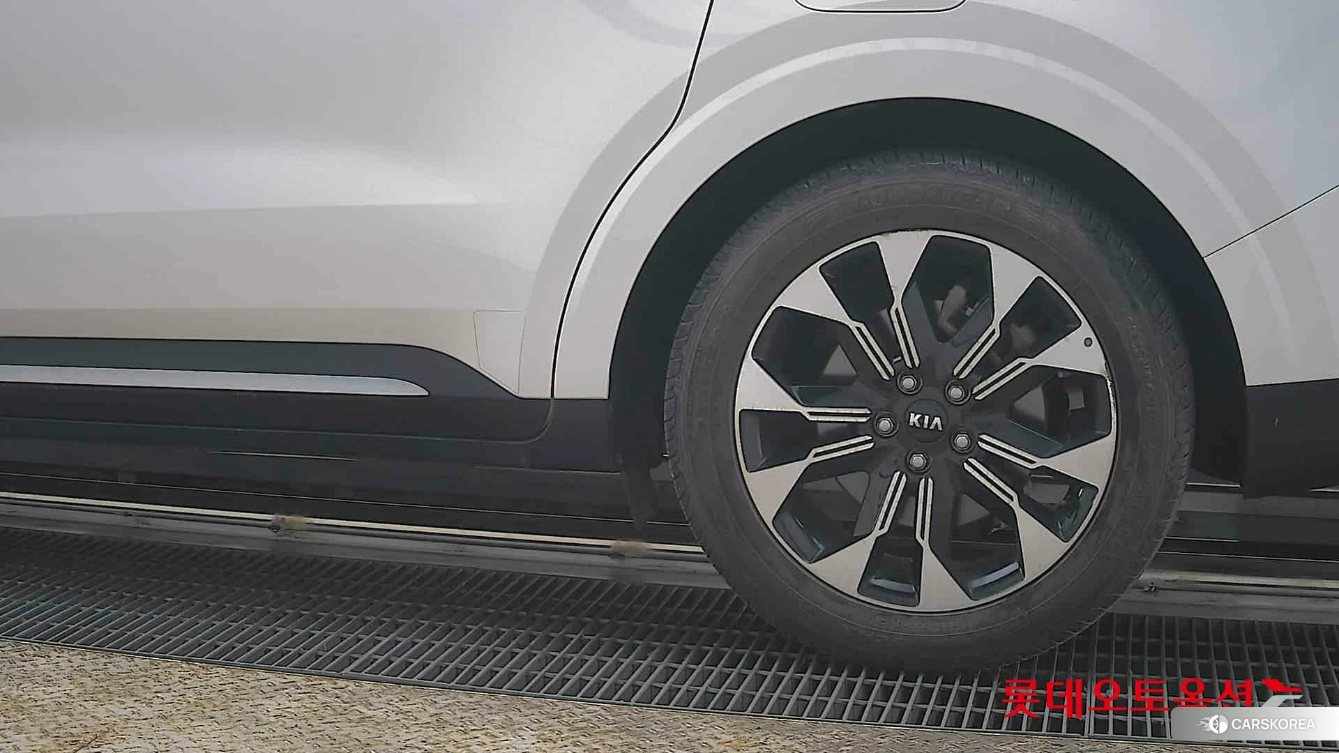 Kia Carnival id 3875736 из Кореи 14