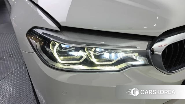 BMW 5 Series (G30) id 4286348 из Кореи 14