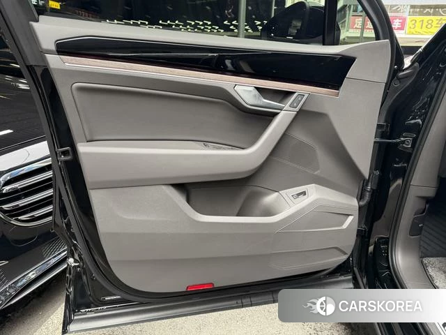 Volkswagen Touareg id 4271071 из Китая 14