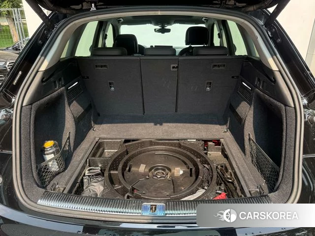 Audi Q5L id 4307035 из Китая 14