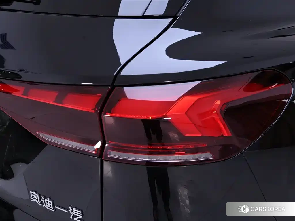Audi Q6L id 4600385 из Китая 14