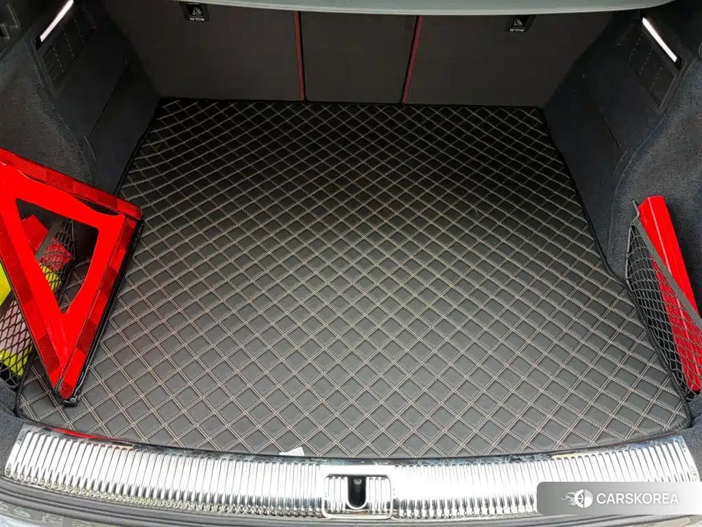 Audi Q5L id 4545691 из Китая 14