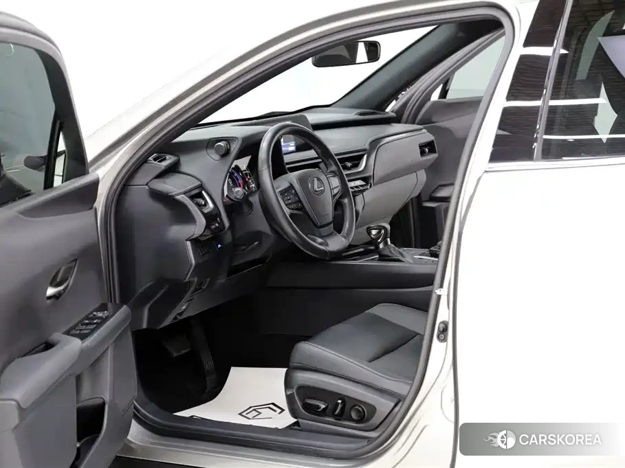 Lexus UX id 4685910 из Китая 14
