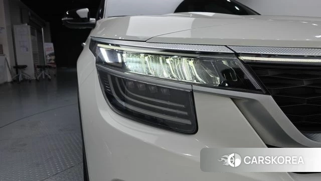 Kia Seltos id 4496239 из Кореи 14