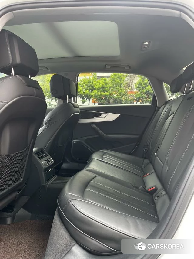 Audi A4L id 3944951 из Китая 14