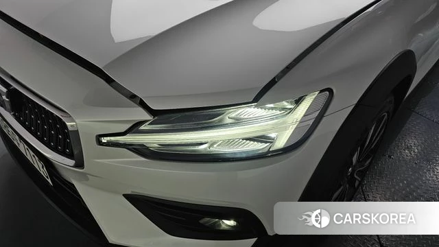 Volvo V60 Cross-Country 2nd Generation id 4194373 из Кореи 14