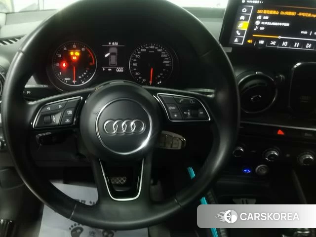 Audi Q2L id 4208809 из Китая 14