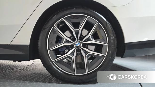 BMW 5 Series (G60) id 4762018 из Кореи 14