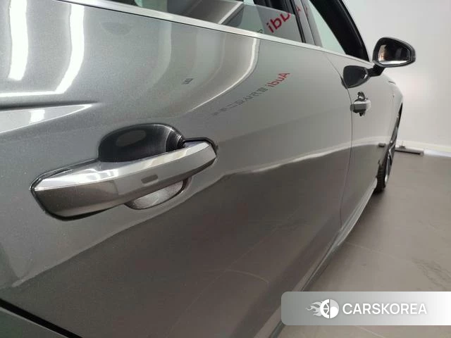 Audi A4L id 4276651 из Китая 14