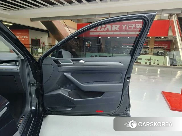 Volkswagen Magotan id 4290499 из Китая 14