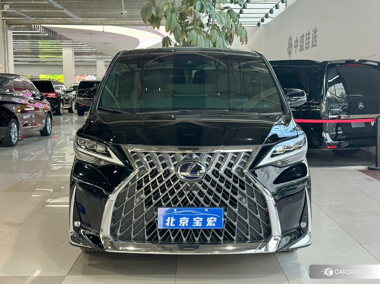 Lexus LM id 4504989 из Китая 14