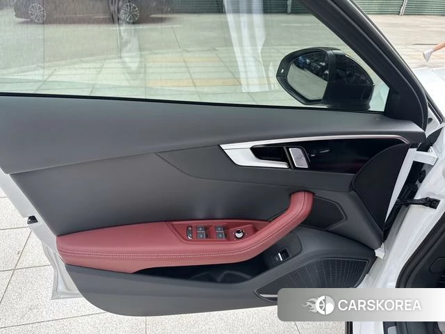 Audi A4L id 4264195 из Китая 14