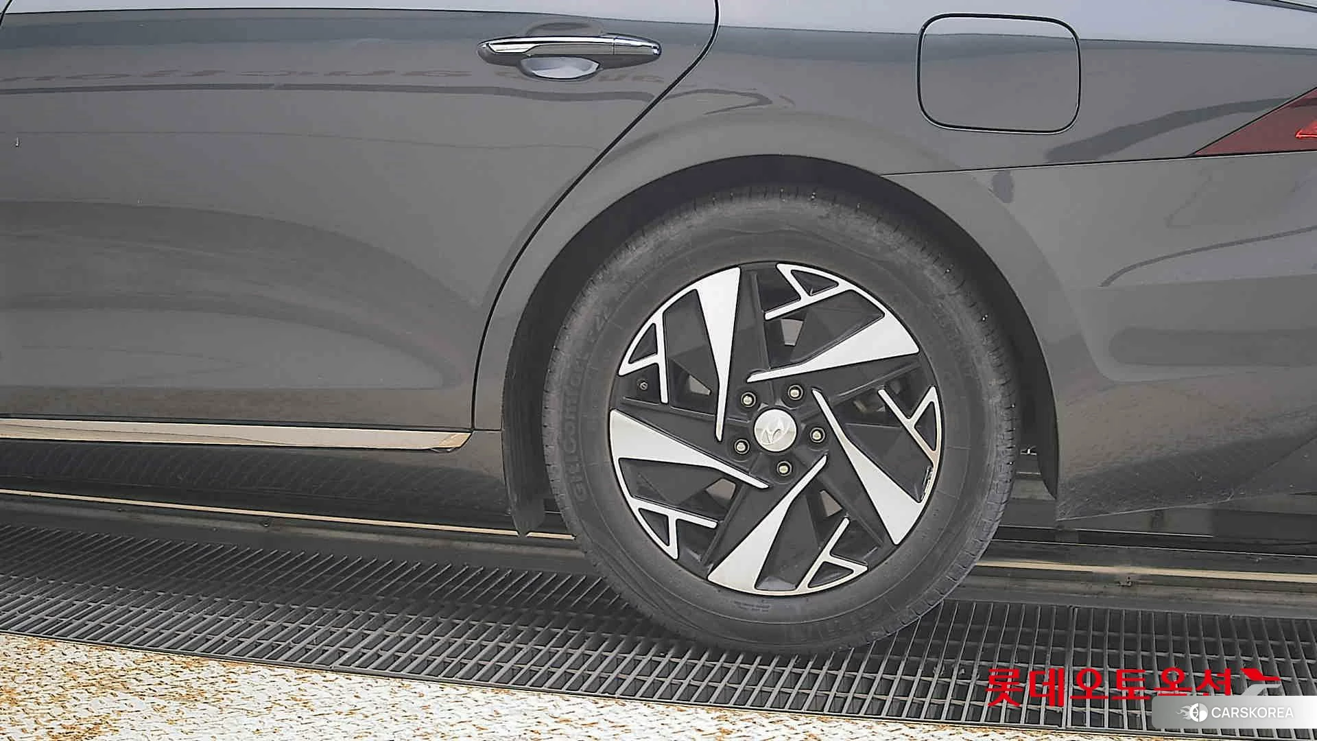 Hyundai Grandeur Hybrid id 4902565 из Кореи 14