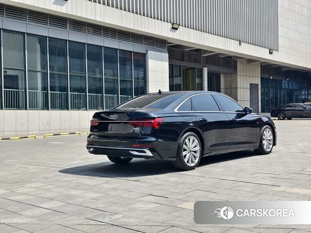 Audi A6L id 4353062 из Китая 13