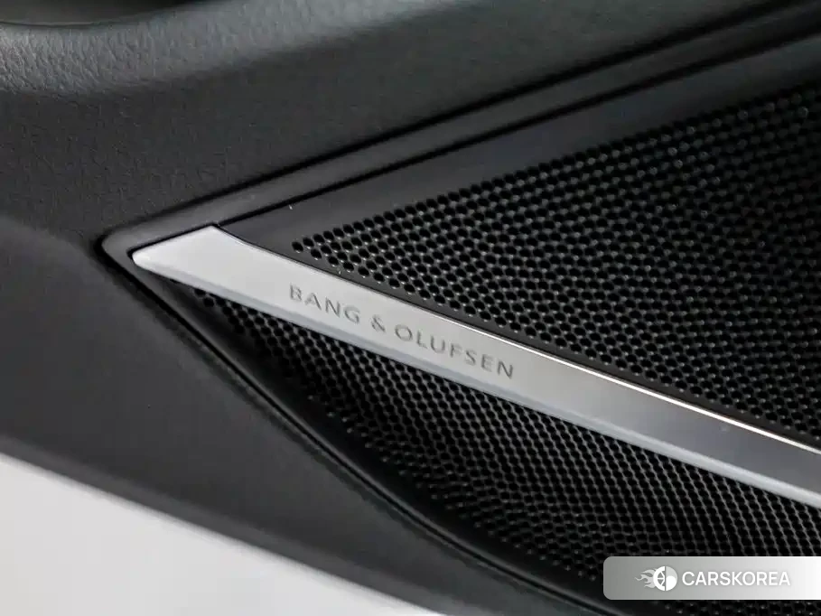 Audi A8 id 4659787 из Китая 14