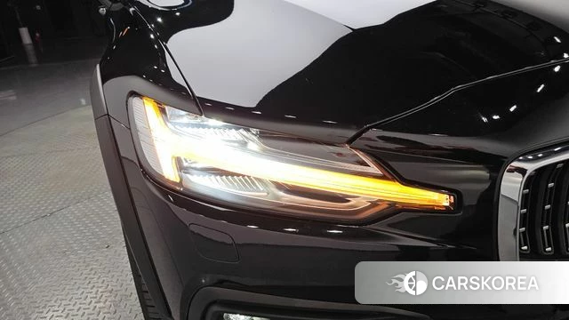 Volvo V60 Cross-Country 2nd Generation id 4195778 из Кореи 14