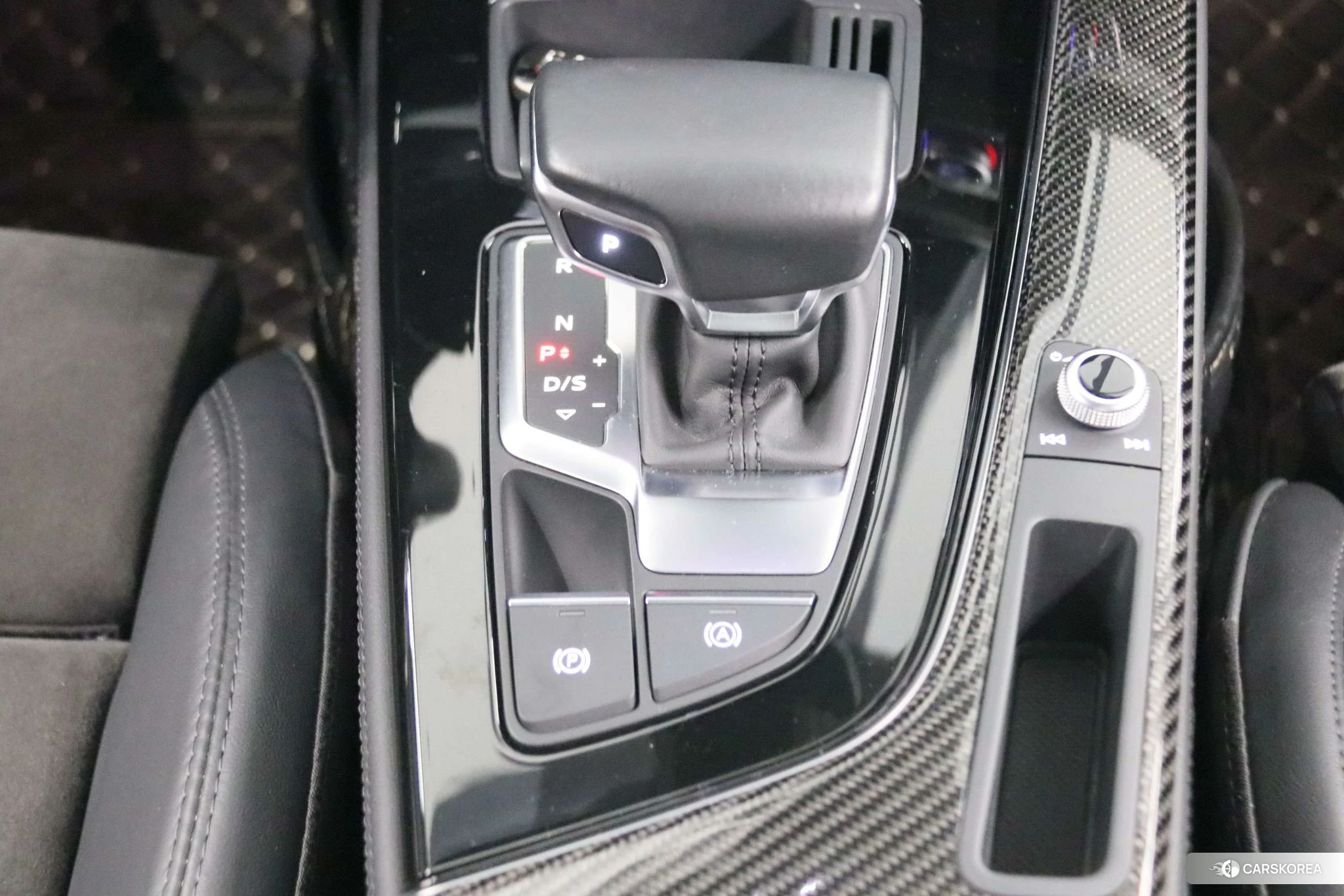 Audi A4L id 4420896 из Китая 14