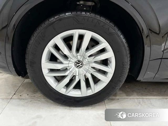 Volkswagen Touareg id 4394047 из Китая 14