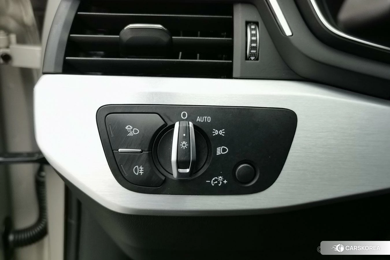 Audi A4L id 4405774 из Китая 14