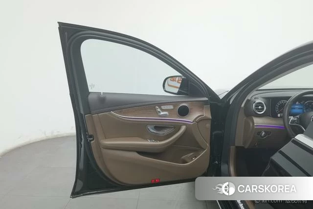 Mercedes-Benz E-class id 4261574 из Китая 14