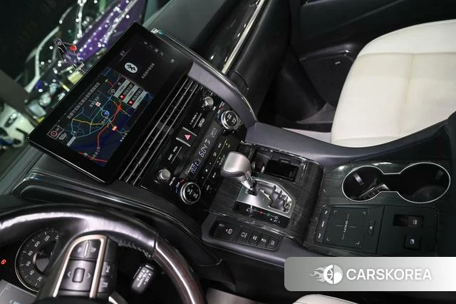 Lexus LM id 4307790 из Китая 14