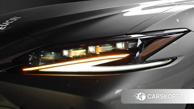 Lexus ES300h 7th generation id 4904088 из Кореи 14