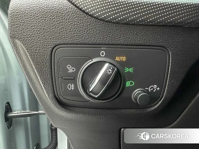 Audi Q2L id 4258417 из Китая 14