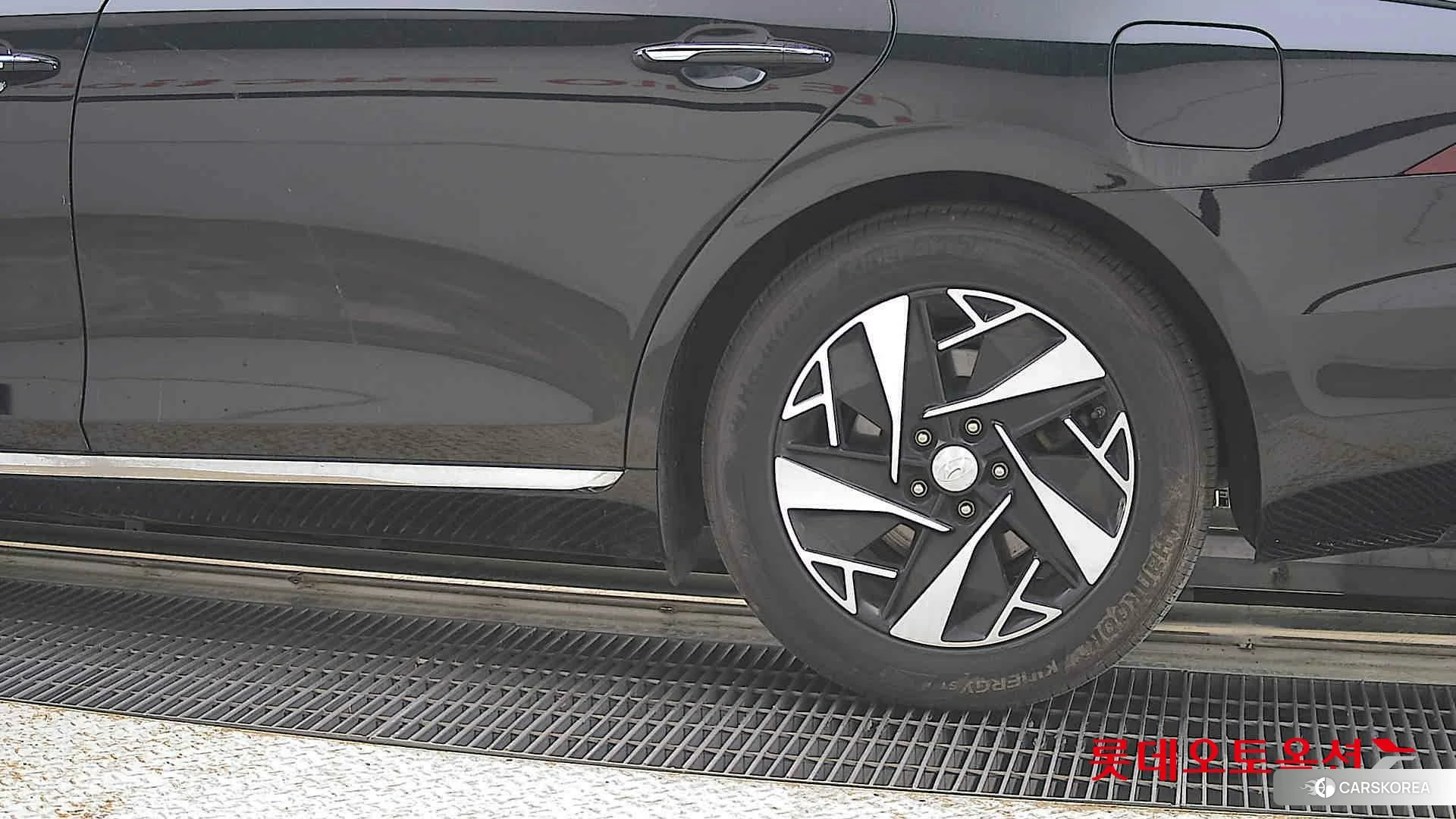 Hyundai Grandeur Hybrid id 4289501 из Кореи 14