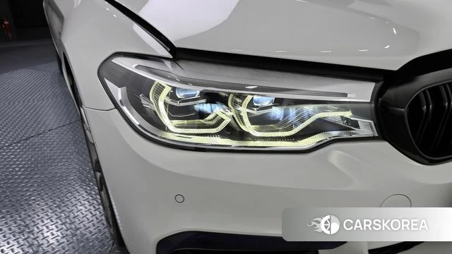 BMW 5 Series (G30) id 4285427 из Кореи 14
