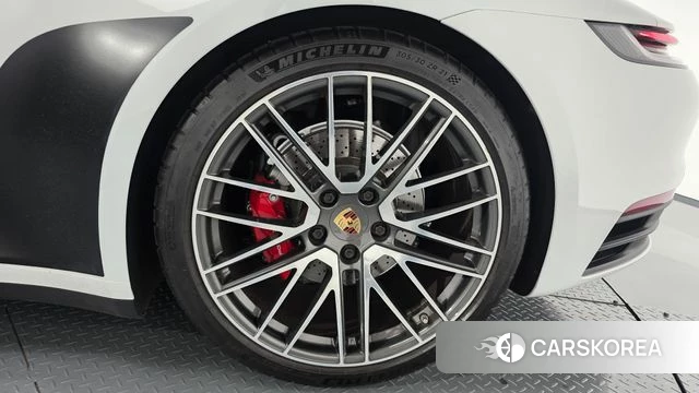 Porsche 911(992) id 4671379 из Кореи 14