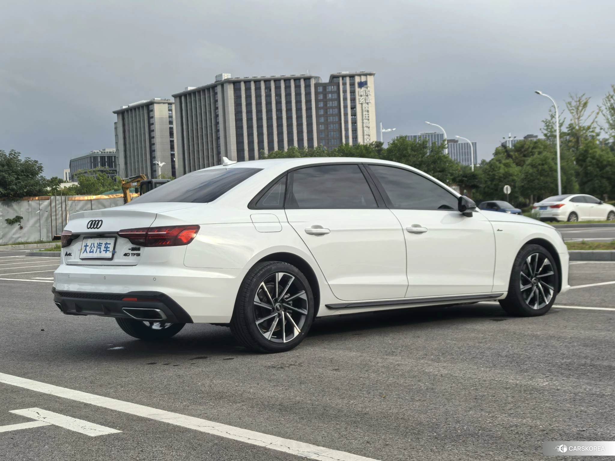 Audi A4L id 4486411 из Китая 14