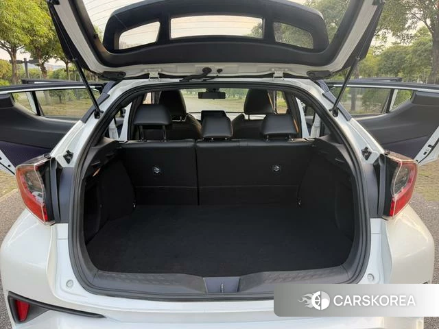 Toyota C-HR id 3896189 из Китая 14