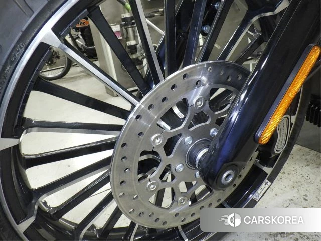 Harley-Davidson Softail Breakout FXBR 1920 id 3945767 из Японии 14